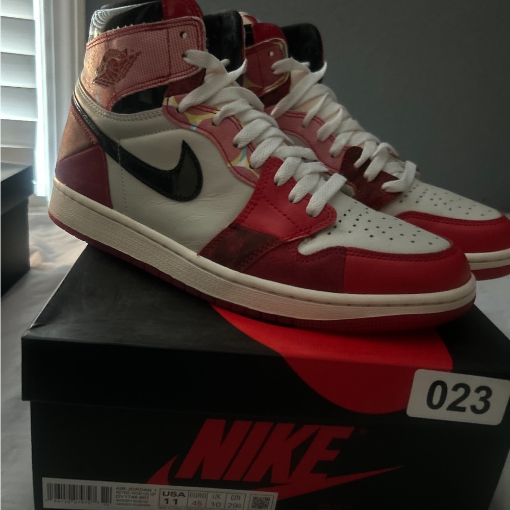 Jordan 1 Retro High OG
Spider-Man Across the Spider-Verse